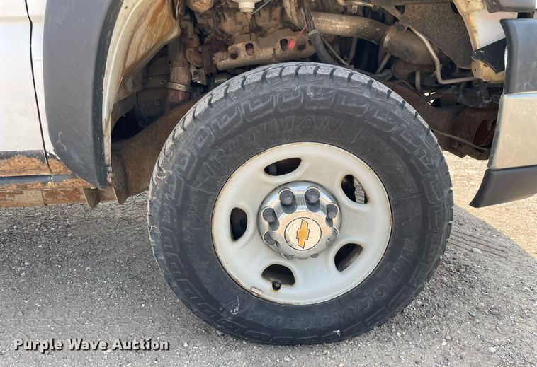 image for item DL3786 2005 Chevrolet Silverado 2500HD  Crew Cab pickup truck