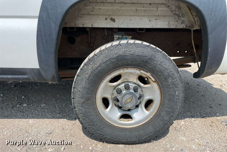 image for item DL3786 2005 Chevrolet Silverado 2500HD  Crew Cab pickup truck