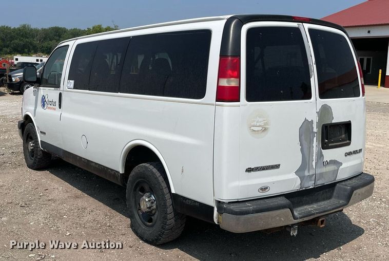 image for item DL3788 2004 Chevrolet Express 3500  van