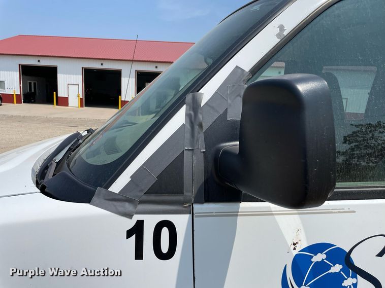 image for item DL3788 2004 Chevrolet Express 3500  van