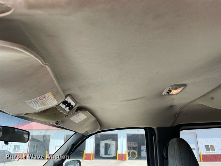 image for item DL3788 2004 Chevrolet Express 3500  van