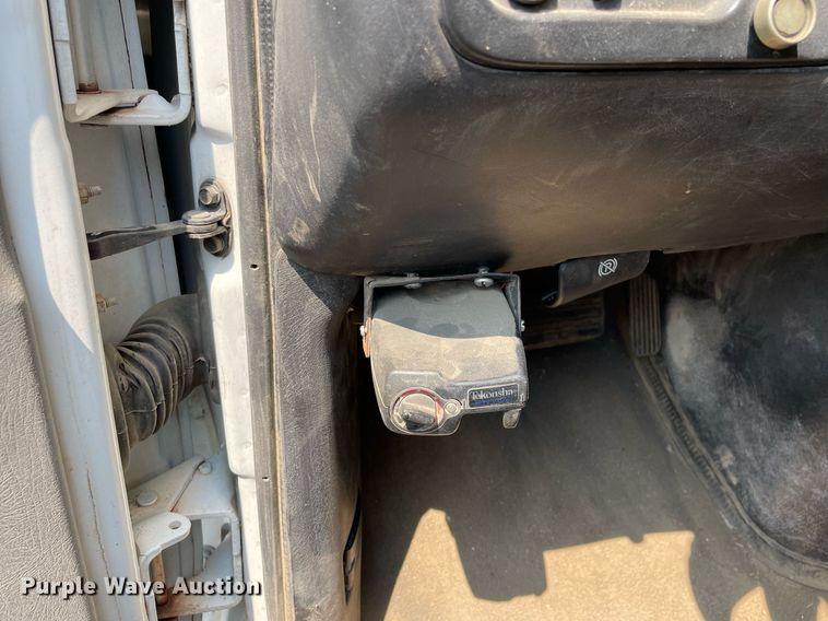 image for item DL3788 2004 Chevrolet Express 3500  van