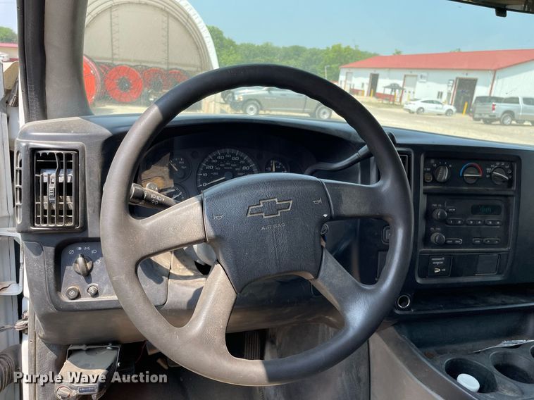 image for item DL3788 2004 Chevrolet Express 3500  van