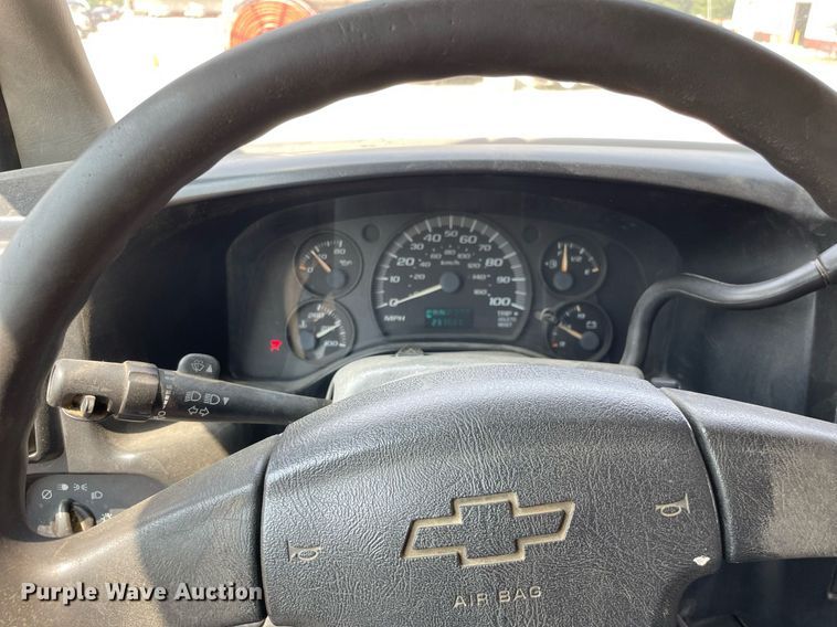 image for item DL3788 2004 Chevrolet Express 3500  van