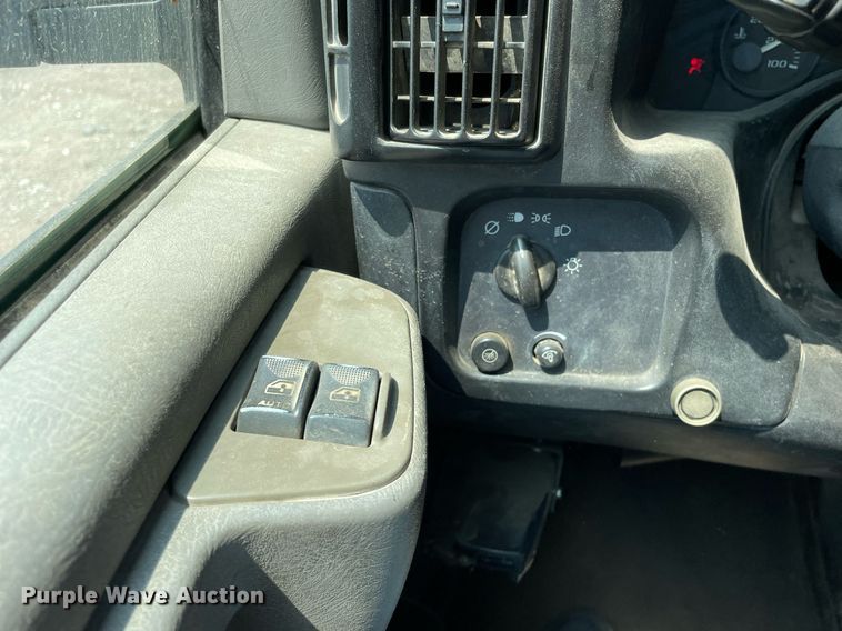 image for item DL3788 2004 Chevrolet Express 3500  van