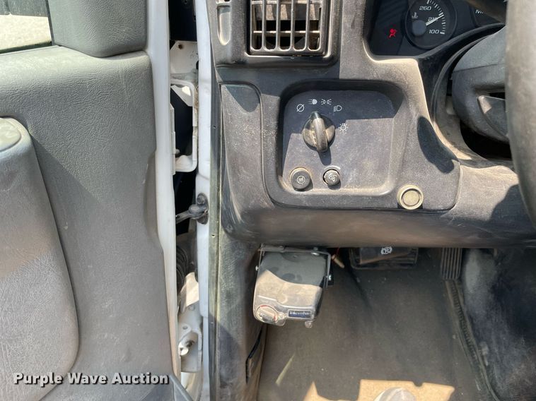 image for item DL3788 2004 Chevrolet Express 3500  van