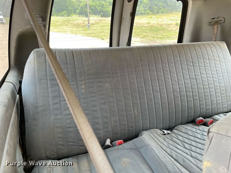 image for item DL3788 2004 Chevrolet Express 3500  van