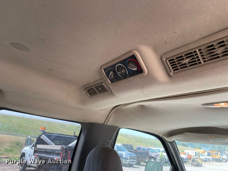 image for item DL3788 2004 Chevrolet Express 3500  van