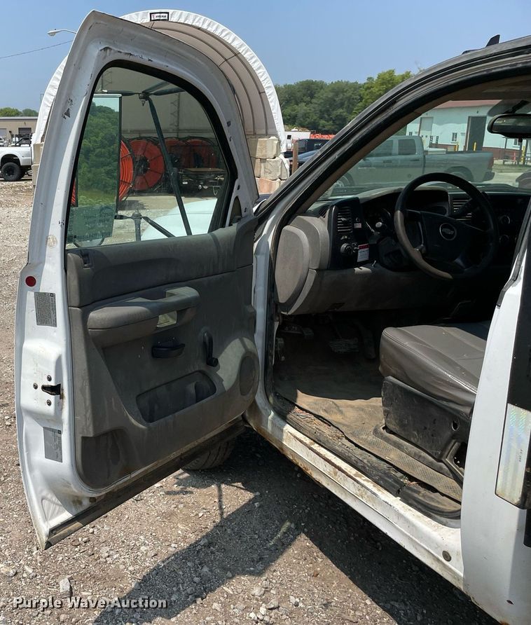 image for item DL3789 2007 Chevrolet Silverado 3500  dump bed pickup truck