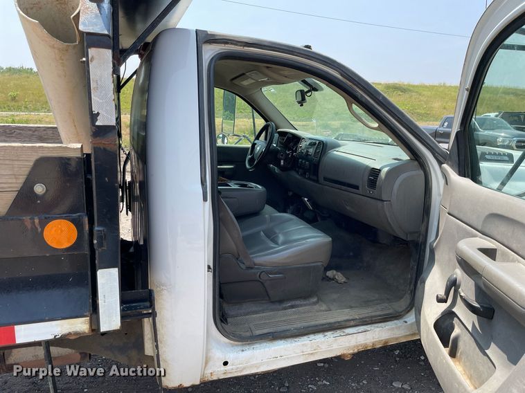 image for item DL3789 2007 Chevrolet Silverado 3500  dump bed pickup truck