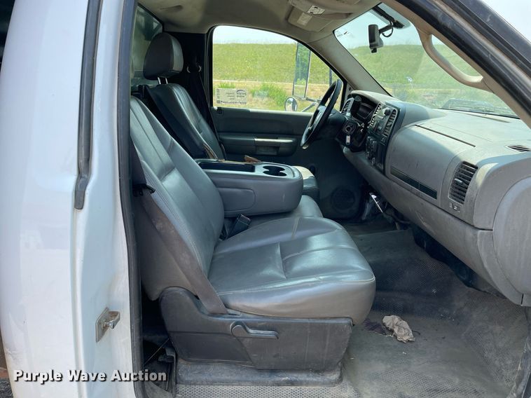 image for item DL3789 2007 Chevrolet Silverado 3500  dump bed pickup truck