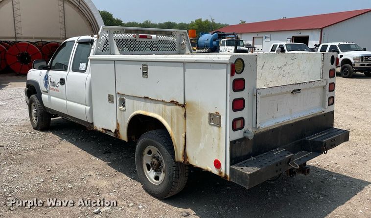 image for item DL3792 2007 Chevrolet Silverado 2500HD  Ext. Cab utility bed pickup truck