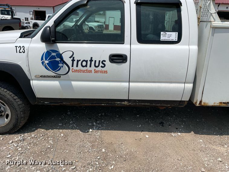 image for item DL3792 2007 Chevrolet Silverado 2500HD  Ext. Cab utility bed pickup truck