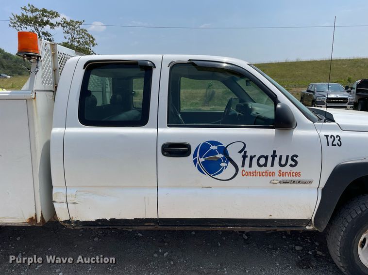 image for item DL3792 2007 Chevrolet Silverado 2500HD  Ext. Cab utility bed pickup truck