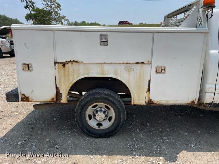 image for item DL3792 2007 Chevrolet Silverado 2500HD  Ext. Cab utility bed pickup truck