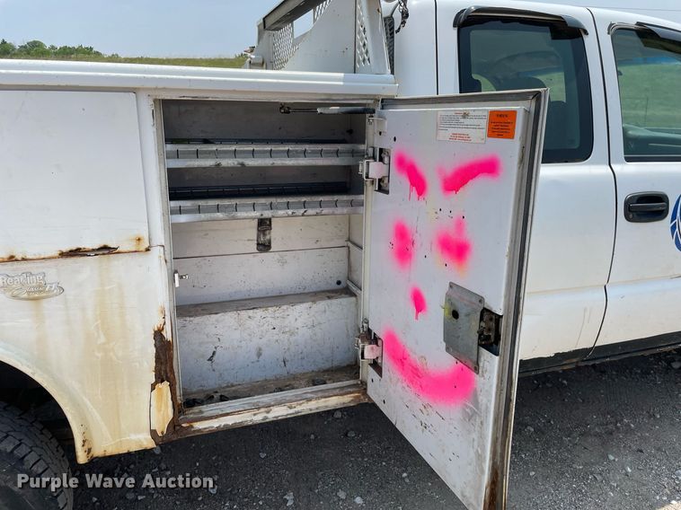 image for item DL3792 2007 Chevrolet Silverado 2500HD  Ext. Cab utility bed pickup truck