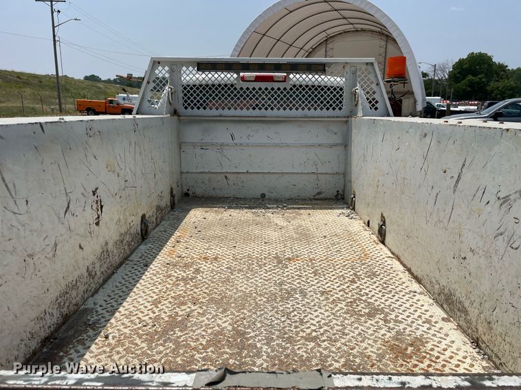 image for item DL3792 2007 Chevrolet Silverado 2500HD  Ext. Cab utility bed pickup truck