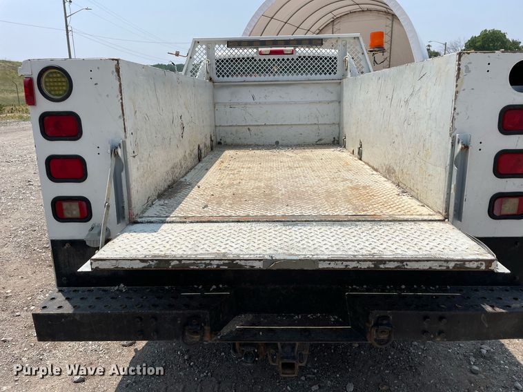 image for item DL3792 2007 Chevrolet Silverado 2500HD  Ext. Cab utility bed pickup truck