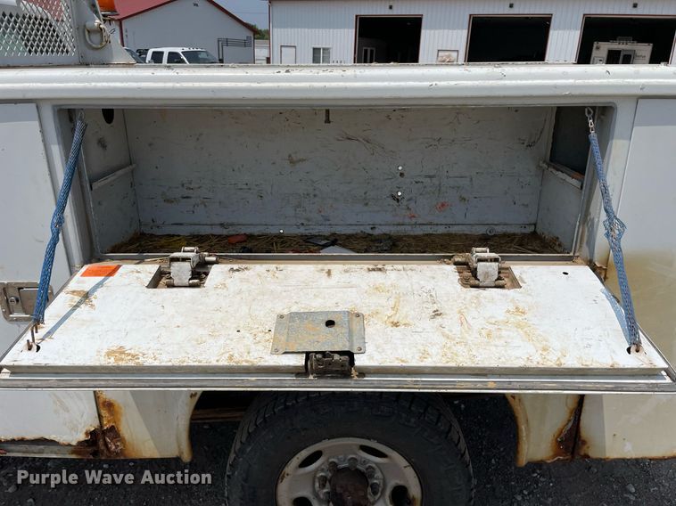 image for item DL3792 2007 Chevrolet Silverado 2500HD  Ext. Cab utility bed pickup truck