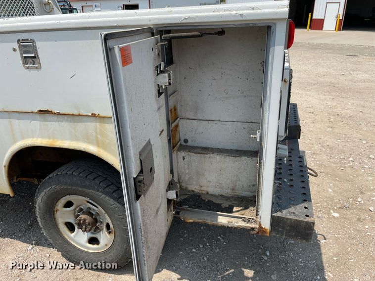 image for item DL3792 2007 Chevrolet Silverado 2500HD  Ext. Cab utility bed pickup truck