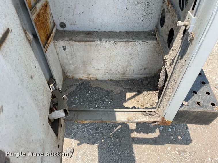 image for item DL3792 2007 Chevrolet Silverado 2500HD  Ext. Cab utility bed pickup truck