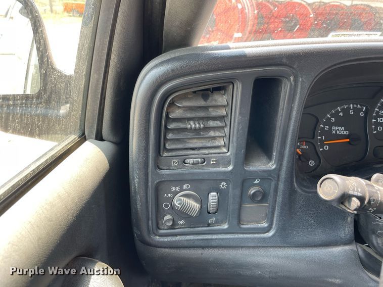 image for item DL3792 2007 Chevrolet Silverado 2500HD  Ext. Cab utility bed pickup truck