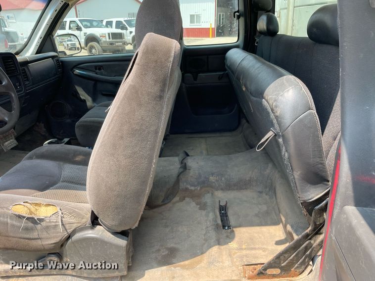 image for item DL3792 2007 Chevrolet Silverado 2500HD  Ext. Cab utility bed pickup truck