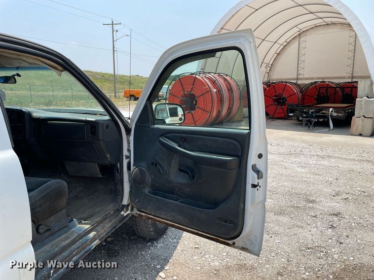 image for item DL3792 2007 Chevrolet Silverado 2500HD  Ext. Cab utility bed pickup truck