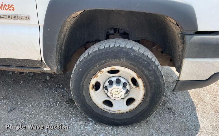 image for item DL3792 2007 Chevrolet Silverado 2500HD  Ext. Cab utility bed pickup truck