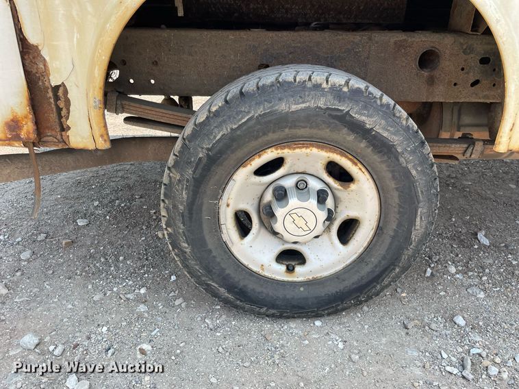 image for item DL3792 2007 Chevrolet Silverado 2500HD  Ext. Cab utility bed pickup truck