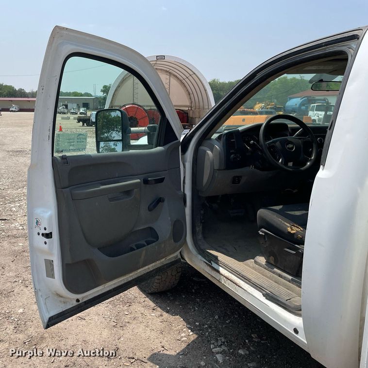 image for item DL3794 2012 Chevrolet Silverado 2500HD  utility bed pickup truck