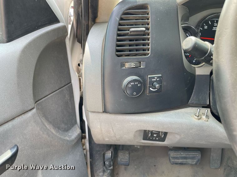 image for item DL3794 2012 Chevrolet Silverado 2500HD  utility bed pickup truck