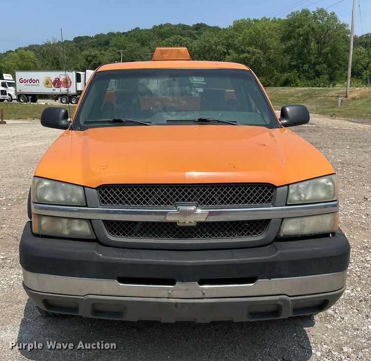 image for item DL3795 2003 Chevrolet Silverado 2500HD  utility bed pickup truck