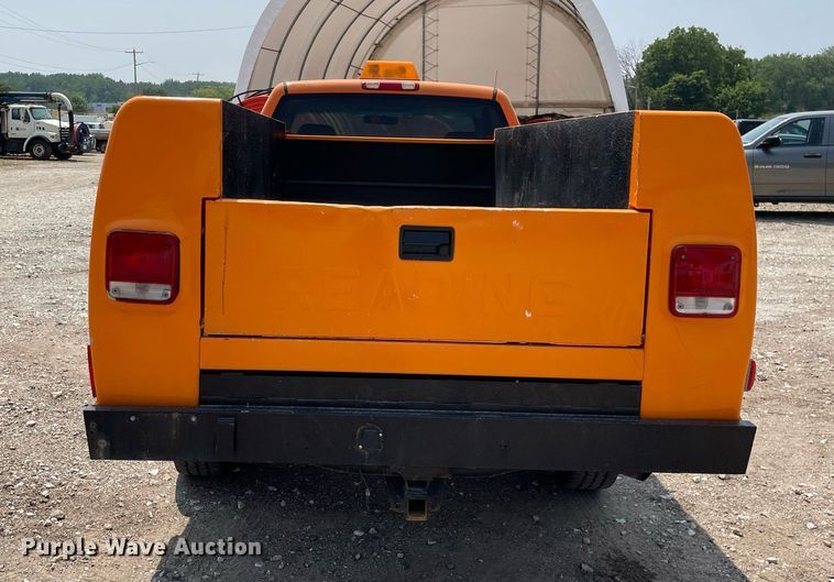 image for item DL3795 2003 Chevrolet Silverado 2500HD  utility bed pickup truck