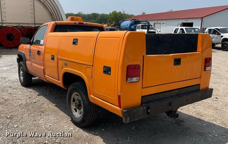 image for item DL3795 2003 Chevrolet Silverado 2500HD  utility bed pickup truck