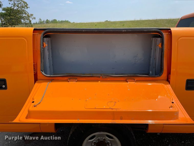 image for item DL3795 2003 Chevrolet Silverado 2500HD  utility bed pickup truck