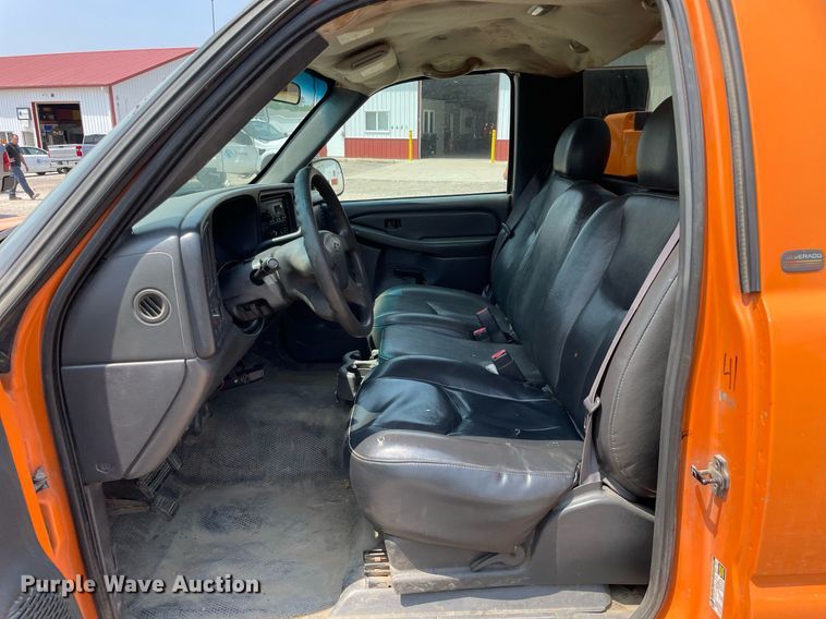 image for item DL3795 2003 Chevrolet Silverado 2500HD  utility bed pickup truck