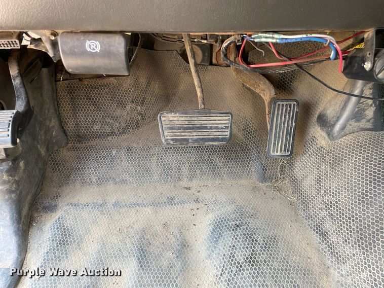 image for item DL3795 2003 Chevrolet Silverado 2500HD  utility bed pickup truck