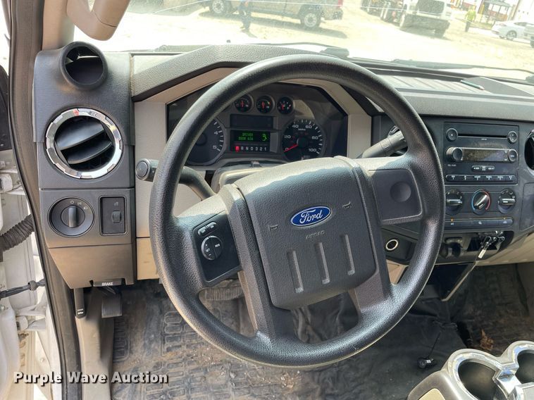 image for item DL3796 2008 Ford F350 Super Duty XLT  Crew Cab pickup truck