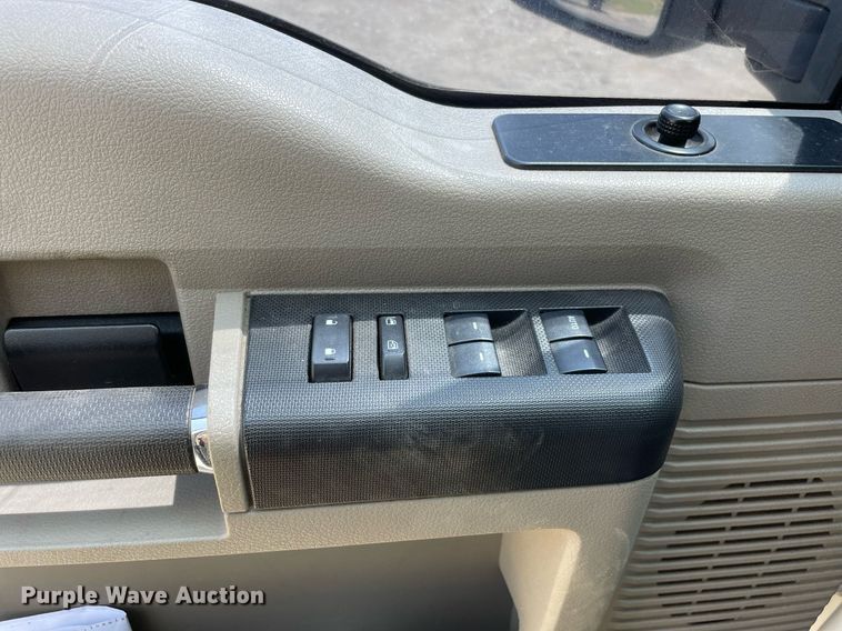 image for item DL3796 2008 Ford F350 Super Duty XLT  Crew Cab pickup truck