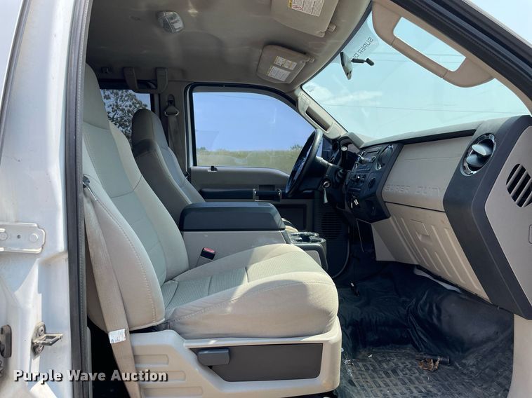 image for item DL3796 2008 Ford F350 Super Duty XLT  Crew Cab pickup truck