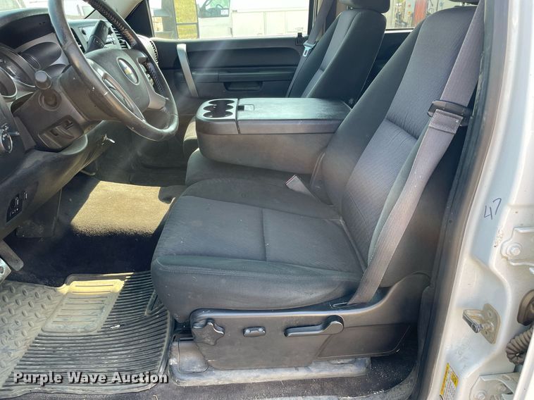 image for item DL3804 2013 Chevrolet 2500HD  Crew Cab pickup truck