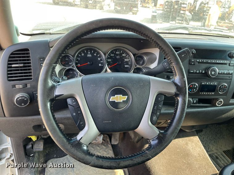 image for item DL3804 2013 Chevrolet 2500HD  Crew Cab pickup truck