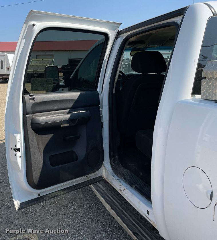 image for item DL3804 2013 Chevrolet 2500HD  Crew Cab pickup truck
