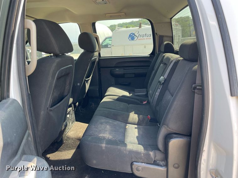 image for item DL3804 2013 Chevrolet 2500HD  Crew Cab pickup truck