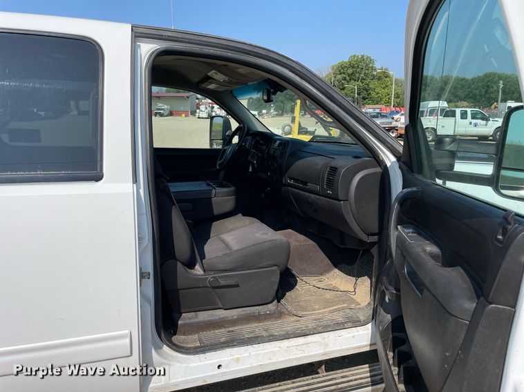 image for item DL3804 2013 Chevrolet 2500HD  Crew Cab pickup truck