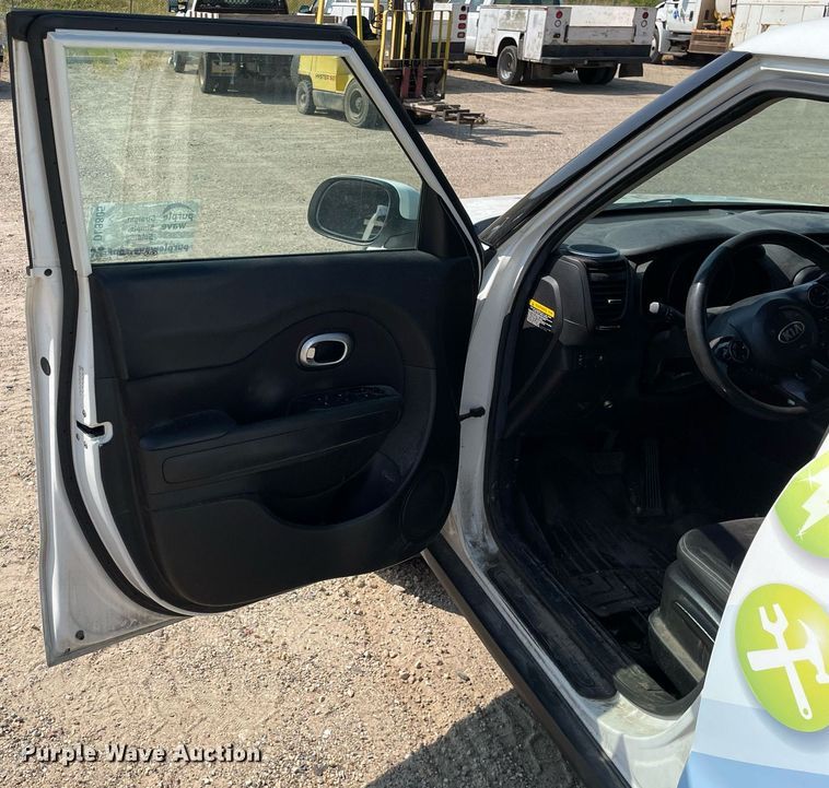 image for item DL3805 2016 Kia Soul  SUV