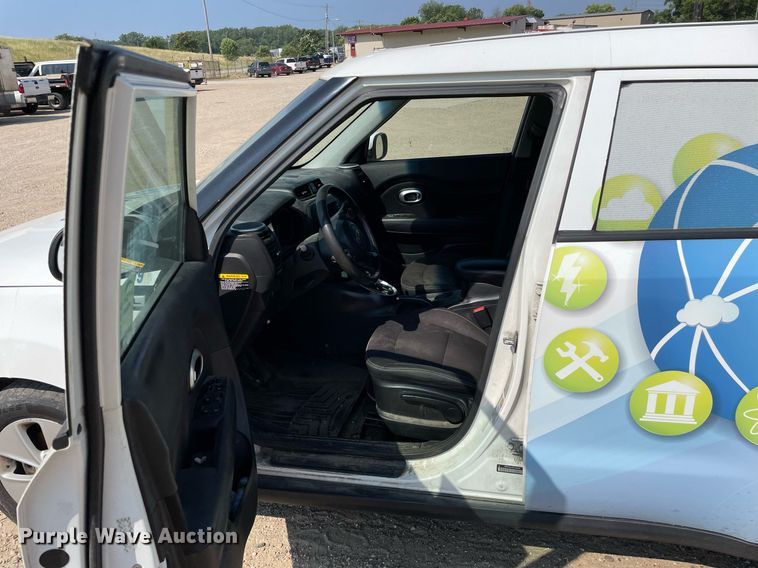 image for item DL3805 2016 Kia Soul  SUV