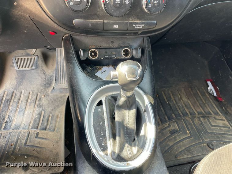 image for item DL3805 2016 Kia Soul  SUV