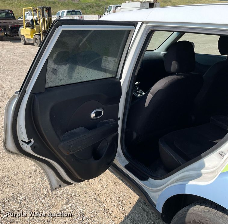 image for item DL3805 2016 Kia Soul  SUV